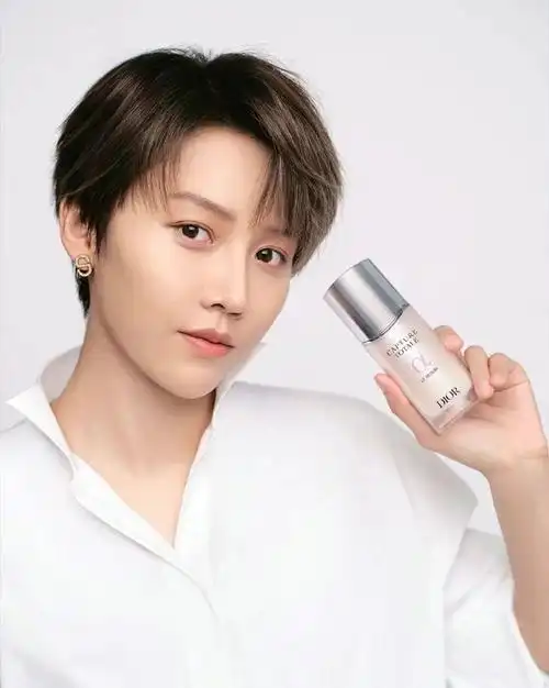 迪奥品牌大使刘雨昕