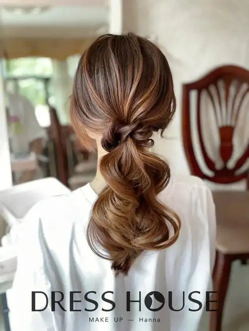 强线条感的低马尾造型绝啦78