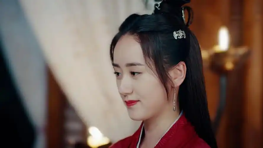 袁冰妍《听雪楼》红衣剧照图片壁纸