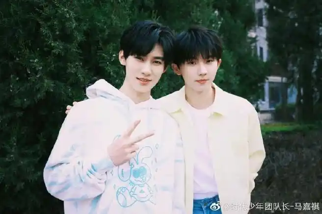 马嘉祺说真源生日快乐#马嘉祺晒合照发博为张真源庆生,真源宝宝生日