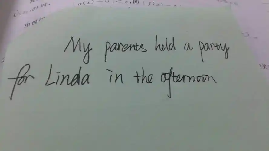 下午我的父母给琳达来开了一个生日派对.用英语怎么写?