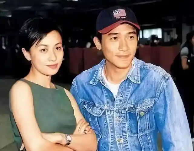 身为梁朝伟正牌女友的刘嘉玲坐不住了,在镜头面前直言:"我们谈了16年