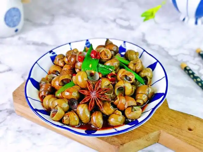 家常酱爆螺蛳酱香味浓郁开胃又解馋大人孩子都爱吃