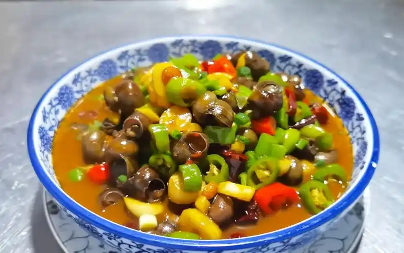 为什么饭店的酱爆螺蛳,肉质鲜嫩还容易吸?看完大厨操作就知道了