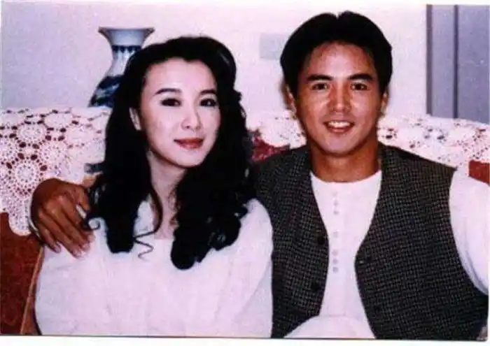 林瑞阳年轻时候的图片前妻曾哲贞的儿子和女儿