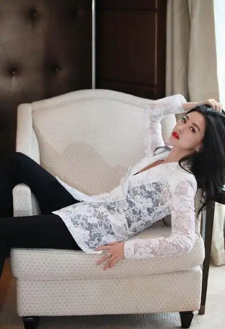 的观众,原来是有人在为张晚意饰演的"二强"要娶二婚的马素琴打抱不平