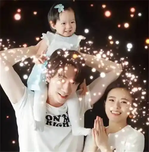 原创原东方卫视主持人陈辰低调嫁歌唱家余笛今被丈夫宠成少女