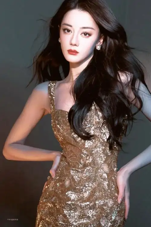 #人群中的迪丽热巴#