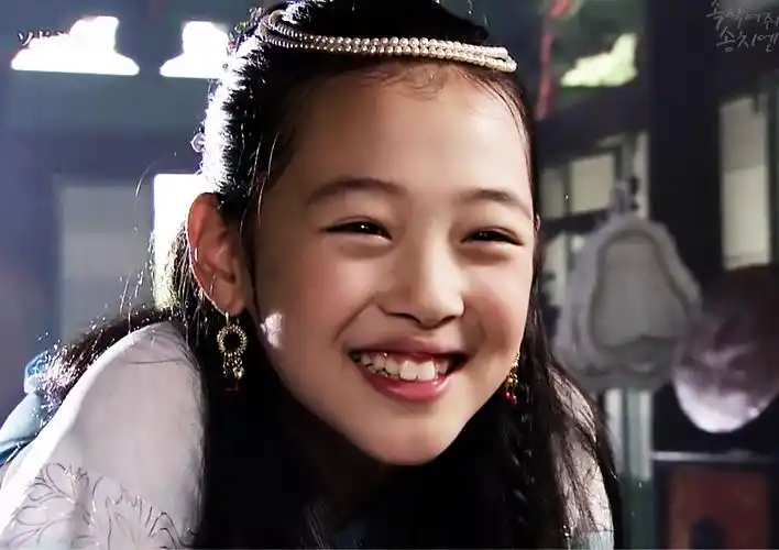 崔雪莉,转自百度崔雪莉吧