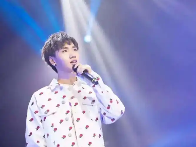 汪苏泷2023又杀疯了,翻唱《爱丫爱丫》刷屏全网,by2:算你狠!