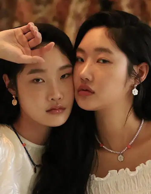 2色韩国设计师品牌augustharmony多边形刻花吊坠时尚耳环耳环