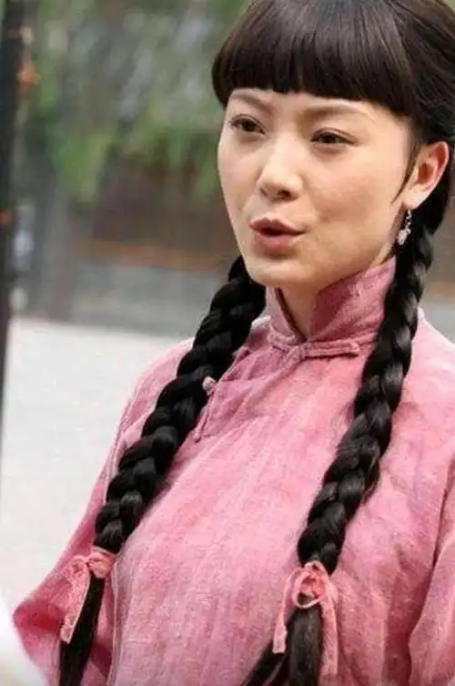 铁梨花生命中的四个男人,她最爱谁?