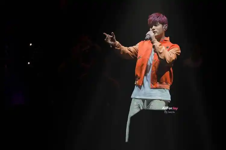 周杰伦的海口演唱会昨天是最后一场,之前就有李现,郑恺,王濛前去观看