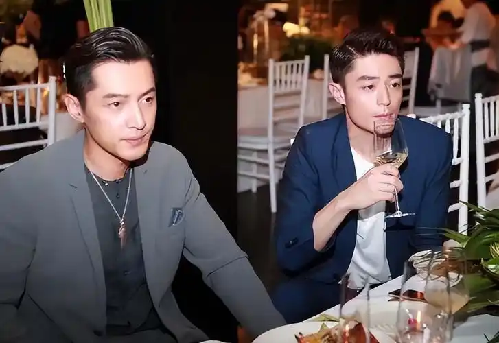 胡歌霍建华cp 胡歌霍建华时尚芭莎 - 上广常识