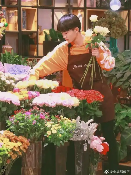 马嘉祺超话"今天的花很美  他也一样"时代少年团马嘉祺超话#马嘉祺 一