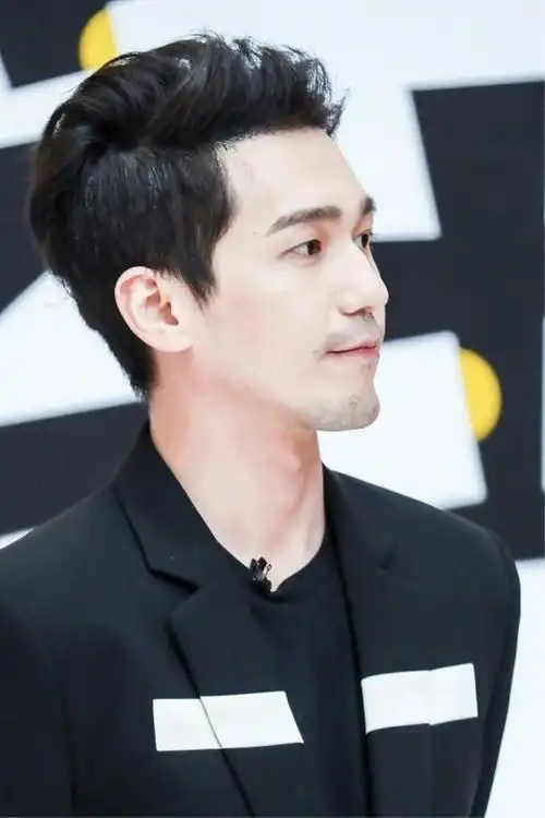 白宇|胡子|微微一笑很倾城