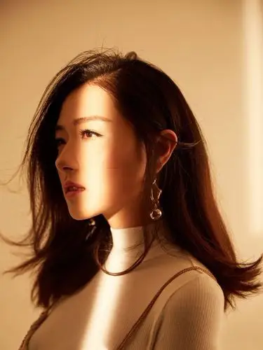 万茜侧颜美出圈啦