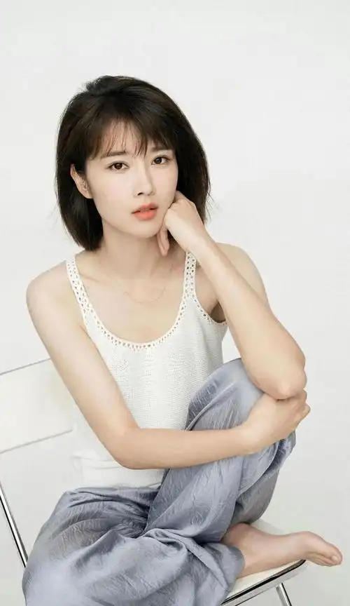 演员奚望在继父刘之冰的支持下任性离婚带着女儿的她怎样了