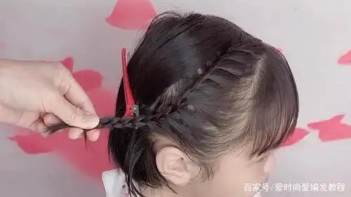 天气热了,儿童短发侧编发这样编,好看又凉爽,编发教学图集