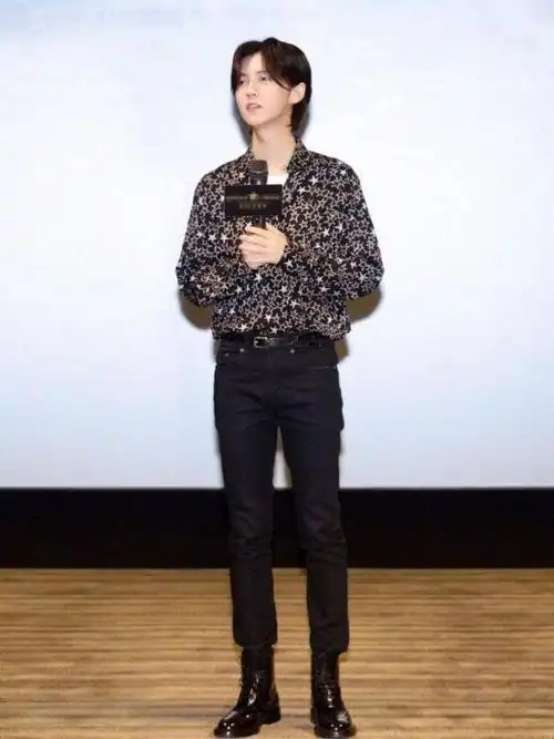 长相阳光过于青春的你还在被质疑吗?鹿晗的穿搭法则让你拥有成熟