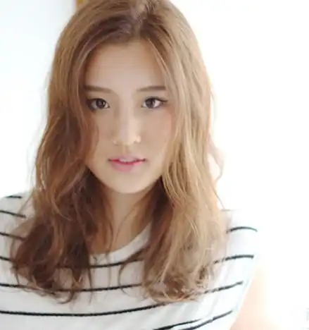 欧美瓜子脸女生发型造型 示范瓜子脸发型如何扎(2)