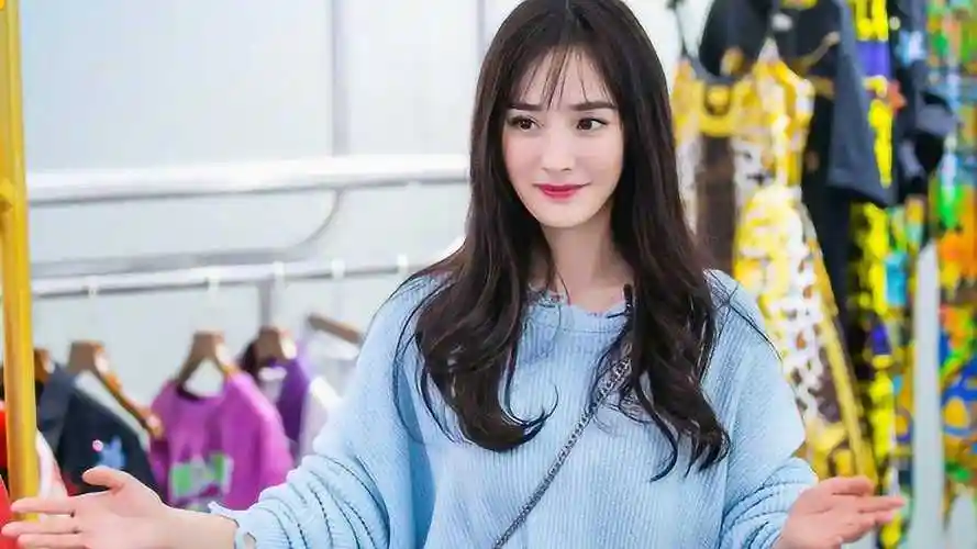 杨幂空气刘海清新十足颜值重回二十岁