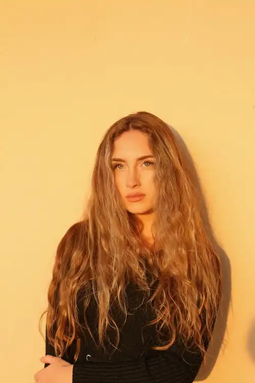 欧式风长发卷发图片