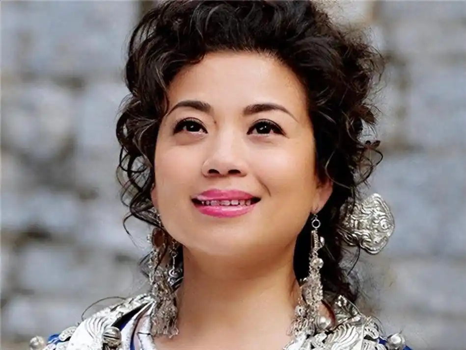 回顾张也55岁还未婚和62岁的吕继宏互相陪伴多年却至今未婚