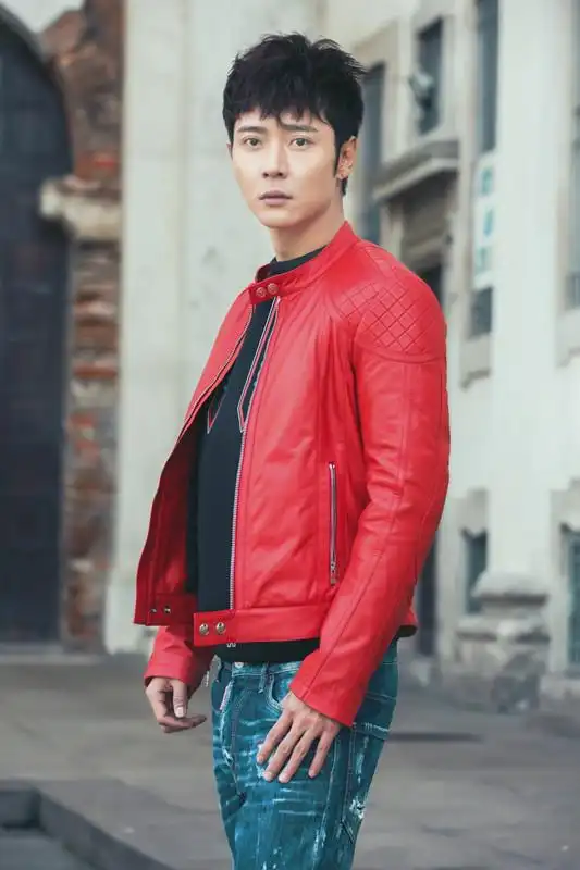 张丹峰米兰街拍