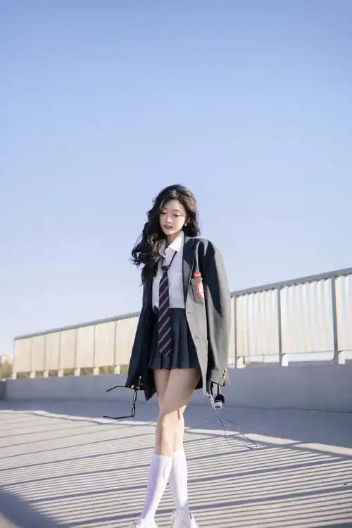 吴宣仪学院风女高##向朝阳的调色盘