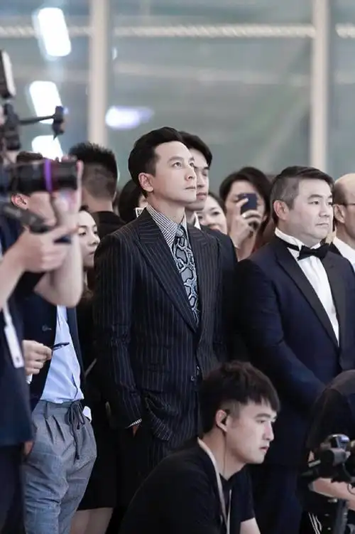 一天一张吴彦祖say good night