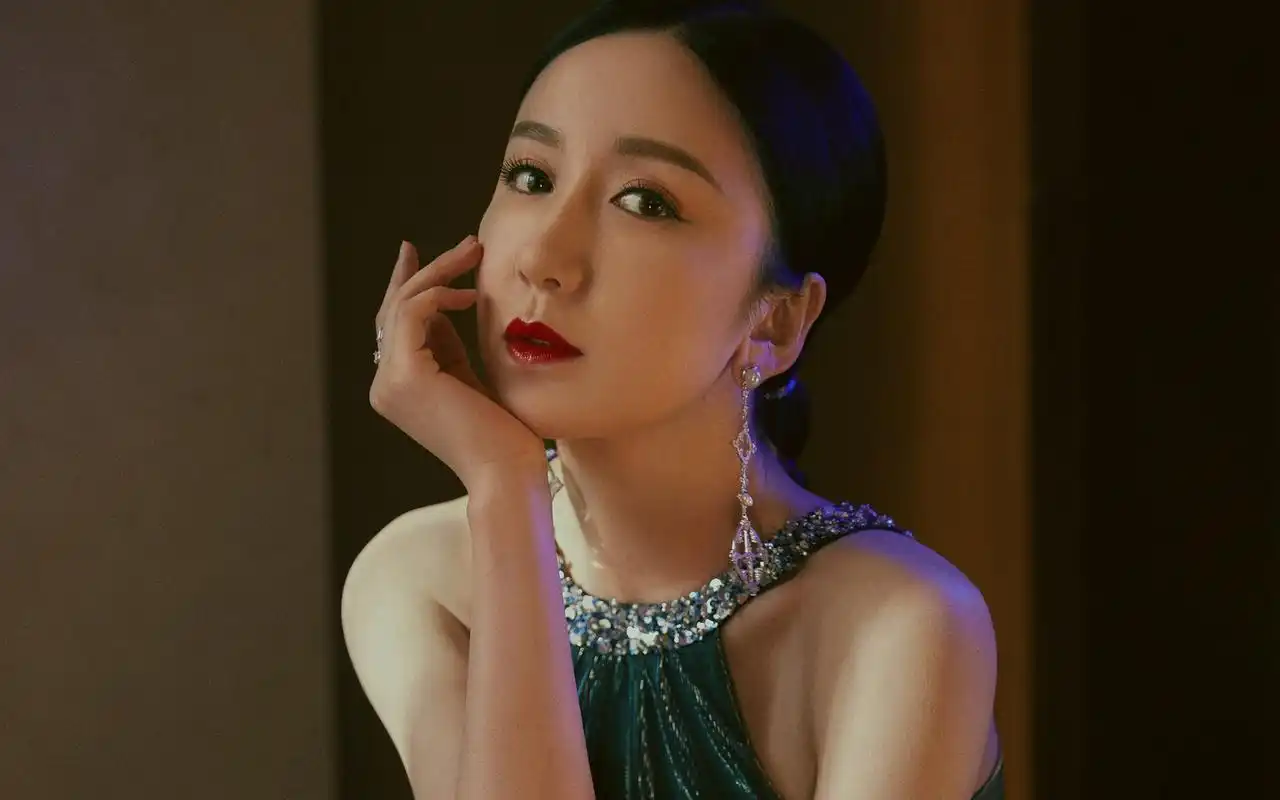 娄艺潇古典唯美写真桌面壁纸