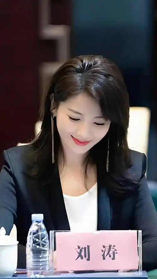 国民好媳妇刘涛1978年出生于江西省南昌市内地影视演员歌手身