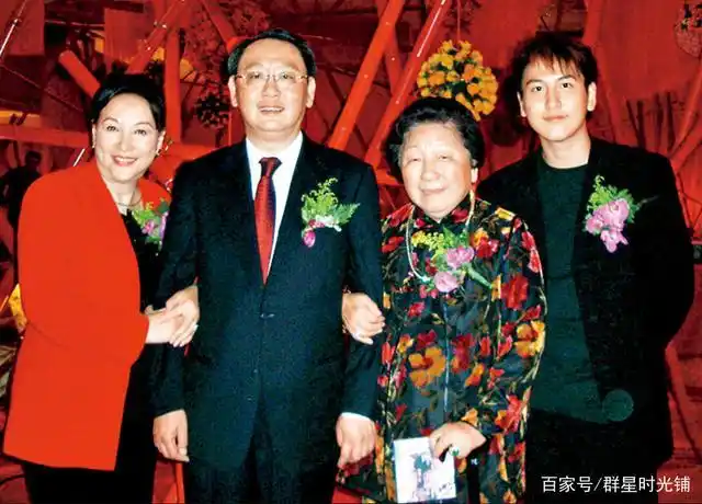 父亲留下133套房如今每套市值约2亿国民老公汤珈铖的故事