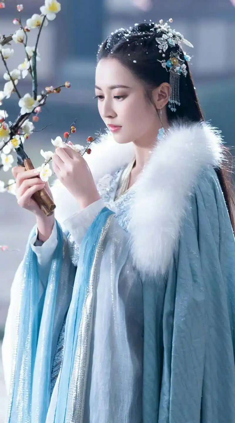 精美图集|陈钰琪古装好美呀,英气又不失甜美