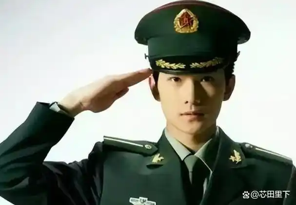 军艺校草,一夜爆火由此可见,杨洋并未受到此前事件的影响,反而重新