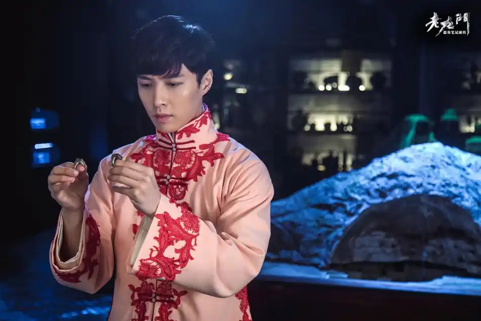 张艺兴电视剧老九门海报剧照图片