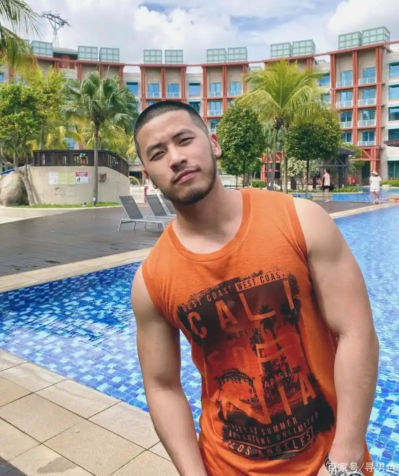 络腮胡男子,看到他年纪的都表示惊讶了