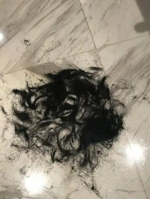 刘昊然晒照剪头发头发这么长是经历了什么?长发变短发变化还挺大