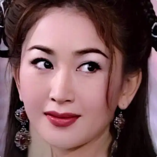 而《封神英雄榜》中,张馨予演绎的妲己虽然不算精彩,但一样气质突出.