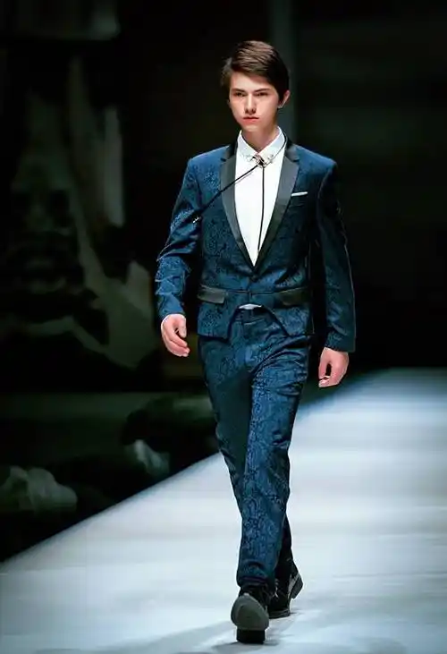 h2k张汉盛亮相国际时装周 混血王子初长成