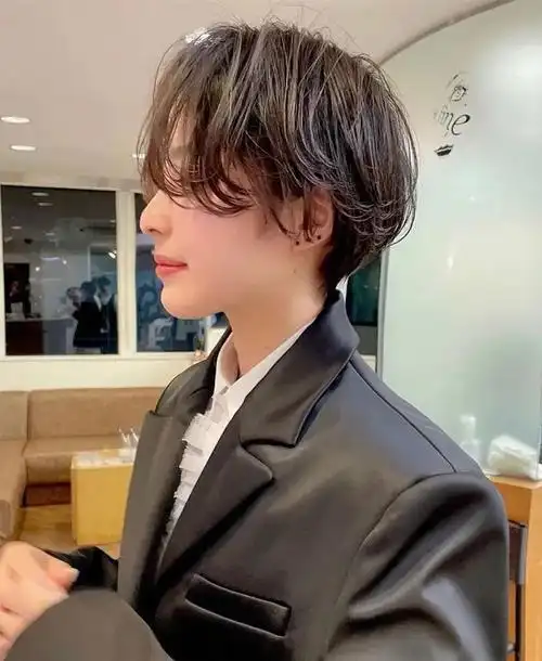 中性日系短发乖巧也帅气