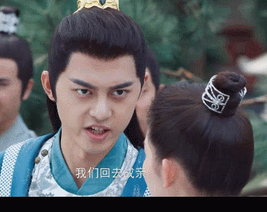 王玉雯的生活照也非常出彩,有一些娃娃脸的样子!