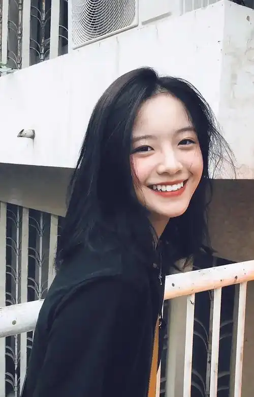 (中国影人)  李庚希