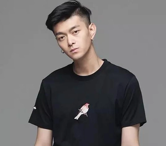 两边铲短发发型