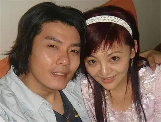 【图】歌手阿杜女友系圈外人 两人爱情长跑21年终成正果