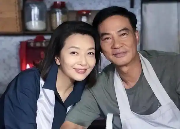 演员田小洁从工人到演员娶女神江珊为妻事业爱情双赢