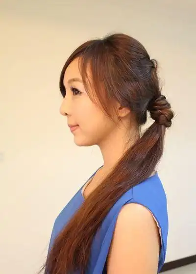 怎么扎马尾使脸部拉长 将脸部拉长的马尾扎法(4)_发型师姐
