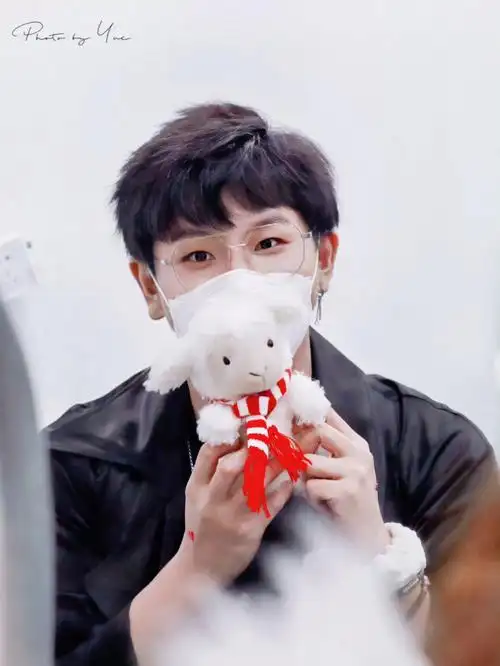 在热爱的世界里闪闪发光!我们八月见!#生日快乐  #cv羊仔