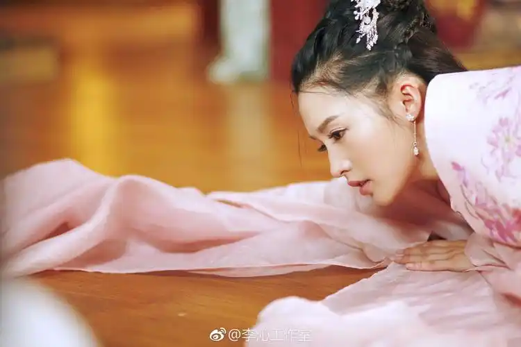 楚乔传李沁 饰 元淳